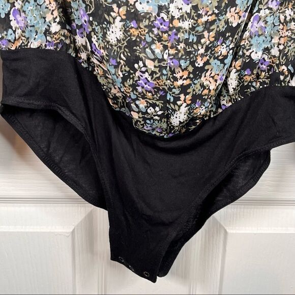 Free People Floral Blouse Bodysuit Deep Vneck Tie Neck Sz XS Intimately FP - Picture 7 of 15